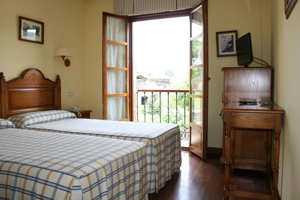 Hotel Valle Las Luinas Soto de Luiña Cameră foto
