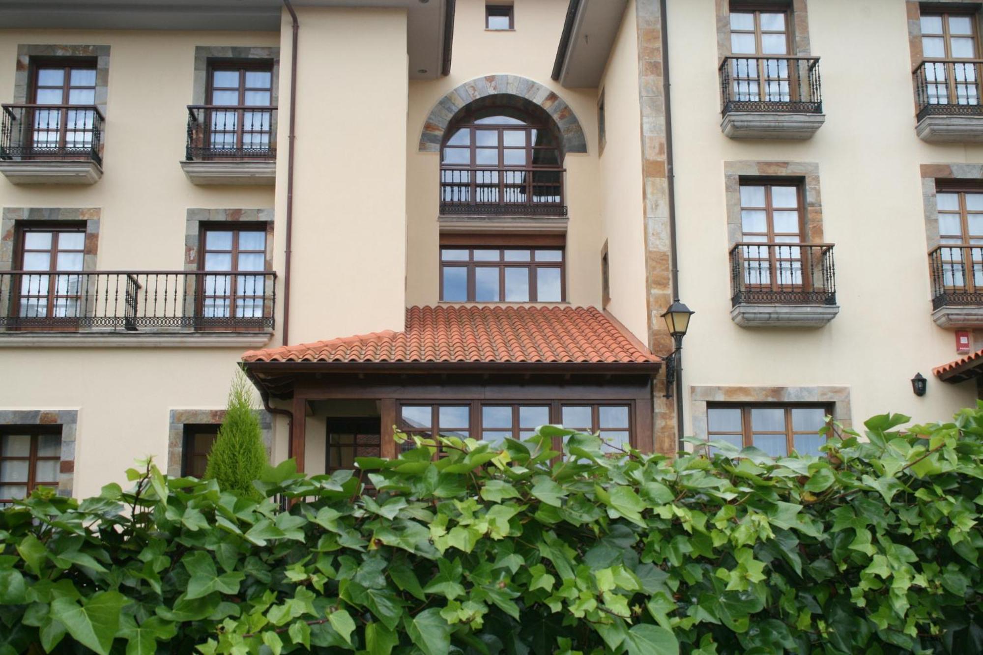 Hotel Valle Las Luinas Soto de Luiña Exterior foto